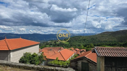 Moradia T5 para Venda em Gondiães e Vilar de Cunhas