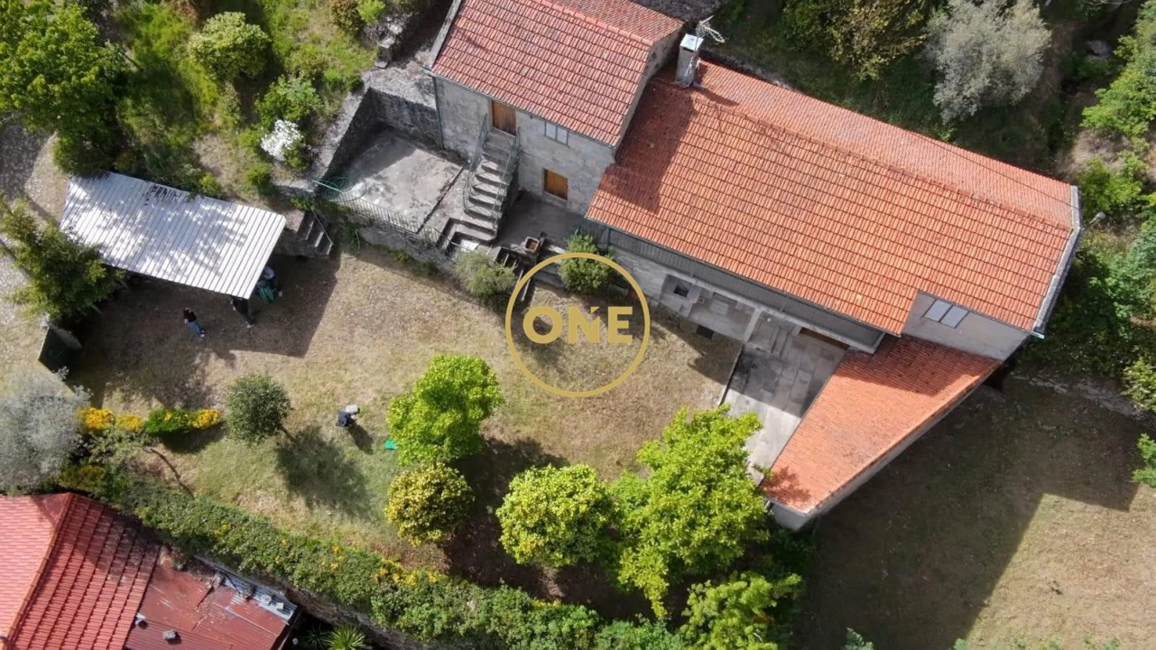 Moradia T5 para Venda em Gondiães e Vilar de Cunhas Foto 1