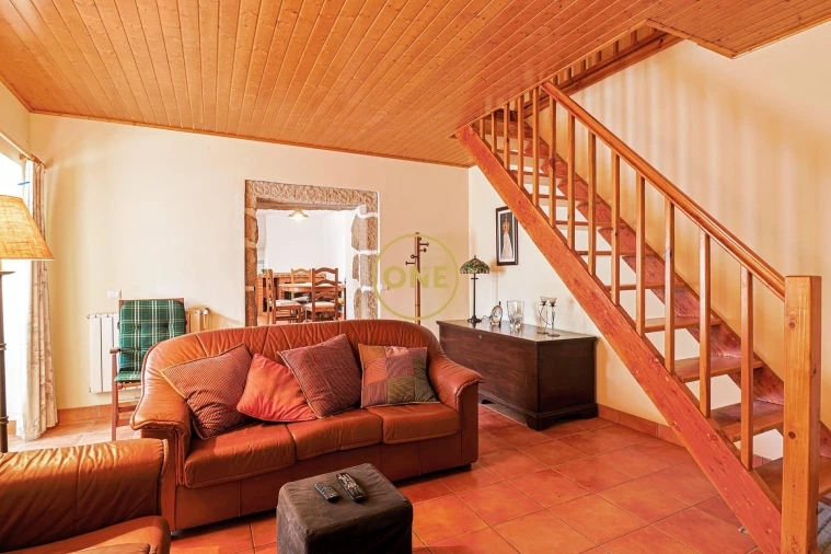 Moradia T5 para Venda em Gondiães e Vilar de Cunhas Foto 8