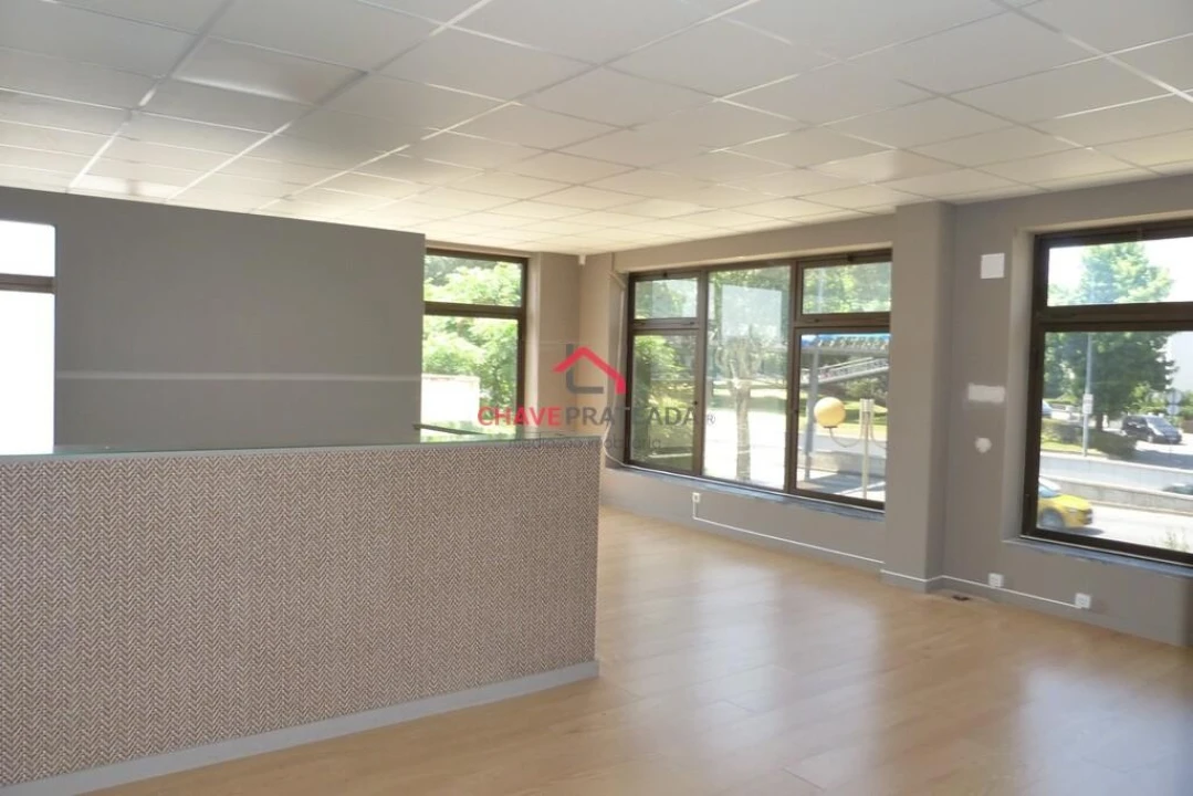 Escritório para Arrendamento em Braga (Maximinos, Sé e Cividade) Foto 1