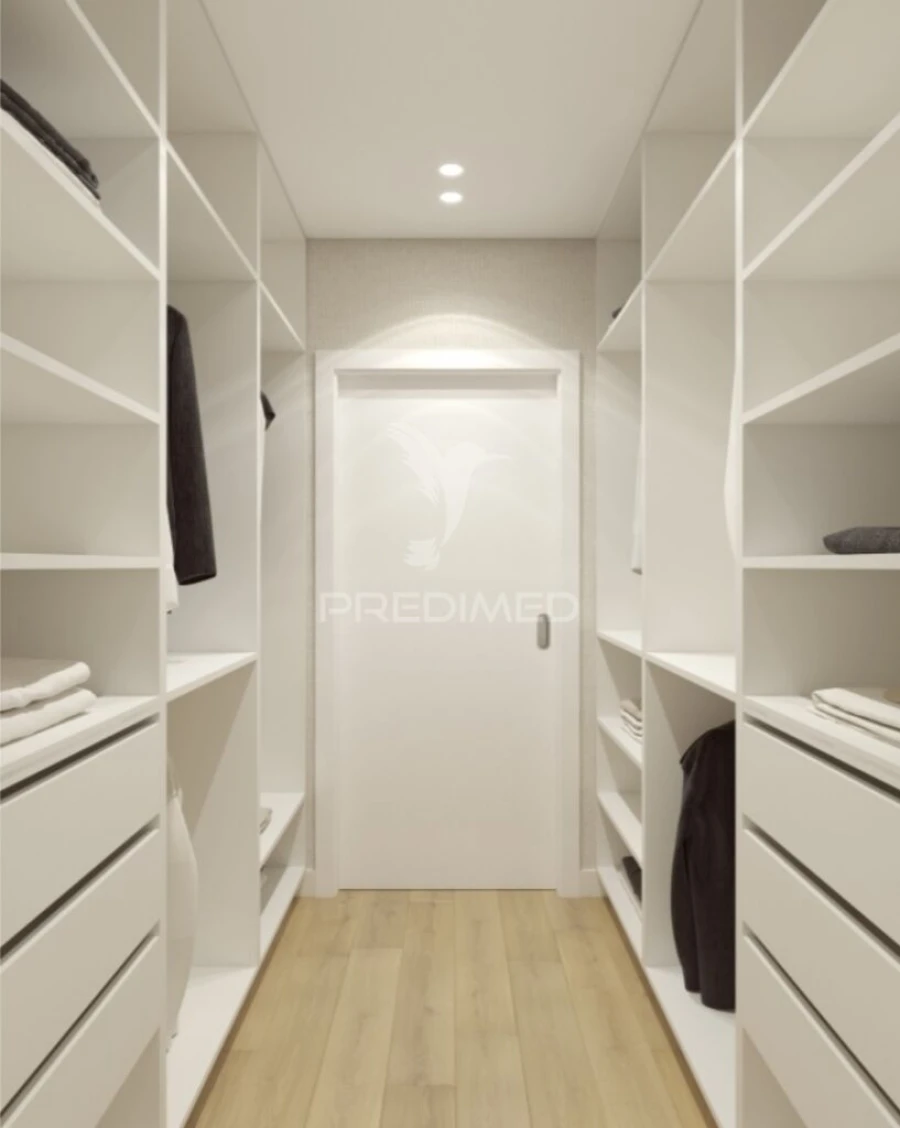 Apartamento T4 para Venda em Parceiros e Azoia Foto 5