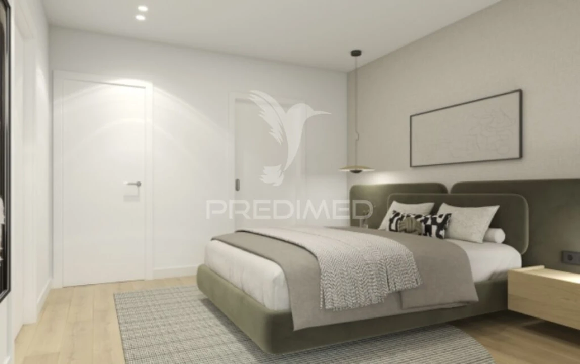 Apartamento T4 para Venda em Parceiros e Azoia Foto 9