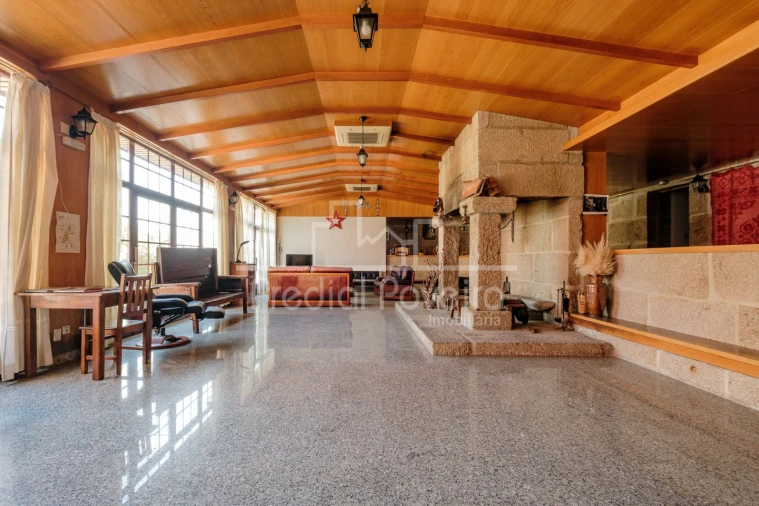 Negócio para Venda em Cambeses do Rio, Donões e Mourilhe Foto 3