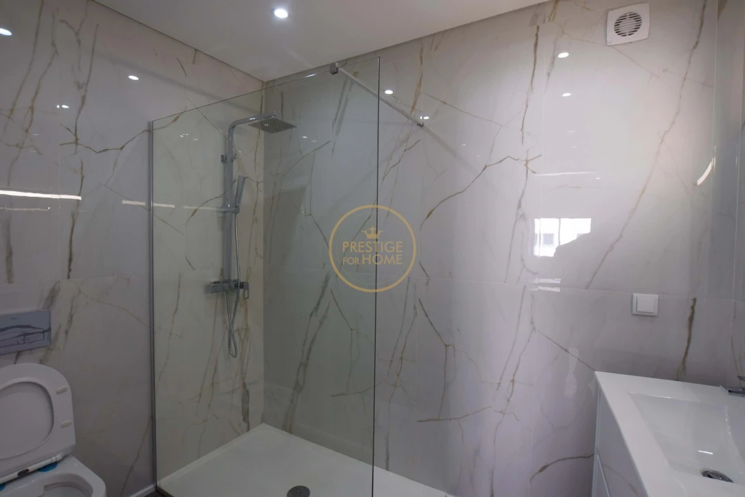 Apartamento T3 para Venda em Quelfes Foto 13
