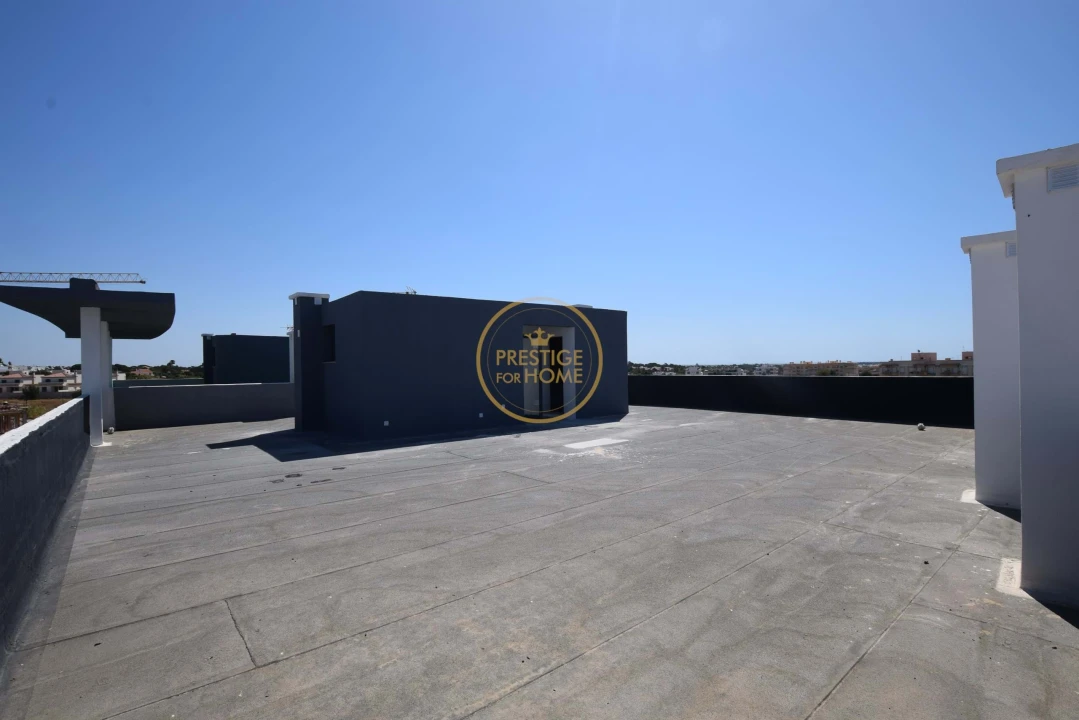 Apartamento T3 para Venda em Quelfes Foto 26