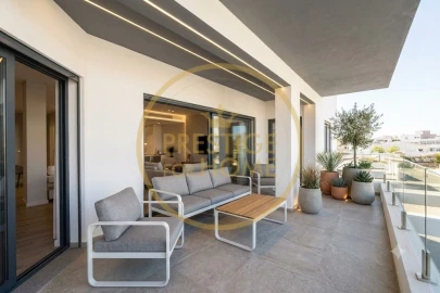 Apartamento T3 para Venda em Quelfes