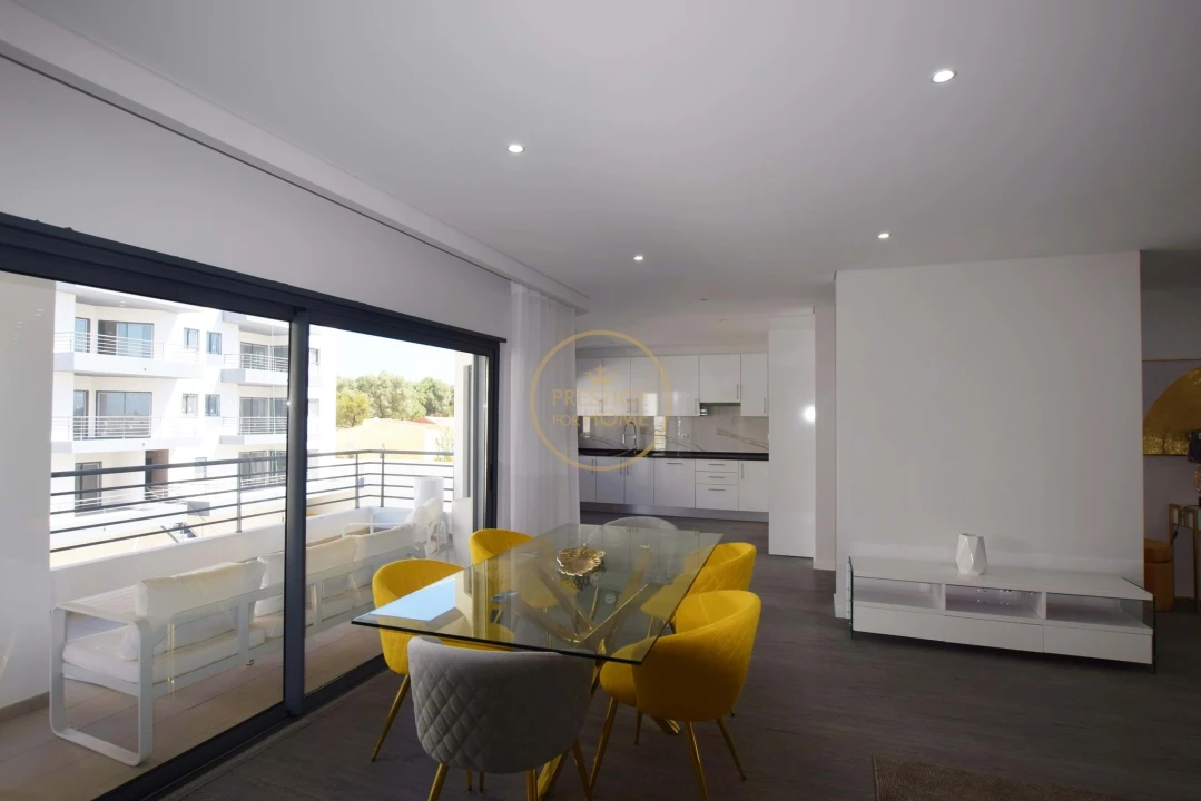 Apartamento T3 para Venda em Quelfes Foto 9