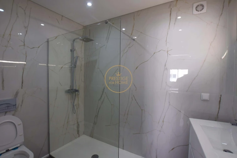 Apartamento T3 para Venda em Quelfes Foto 13