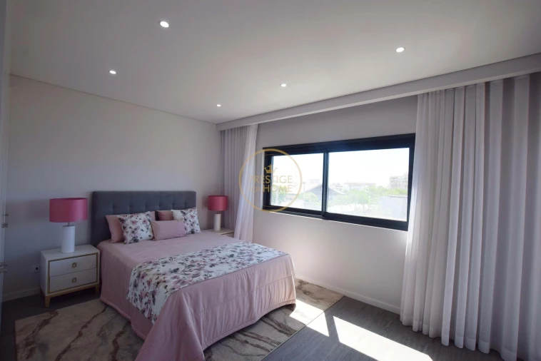 Apartamento T3 para Venda em Quelfes Foto 23