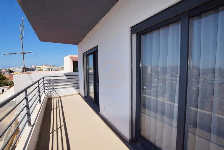 Apartamento T3 para Venda em Quelfes Foto 19