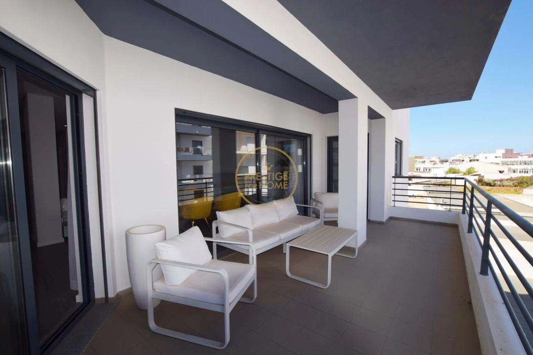 Apartamento T3 para Venda em Quelfes Foto 1