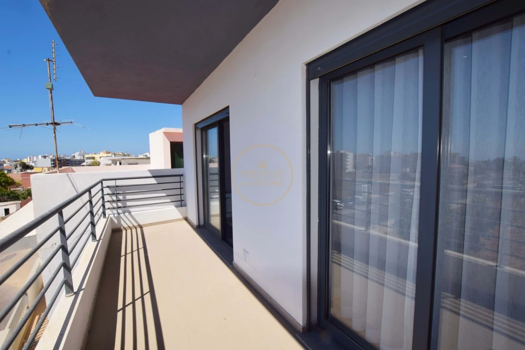 Apartamento T3 para Venda em Quelfes Foto 19
