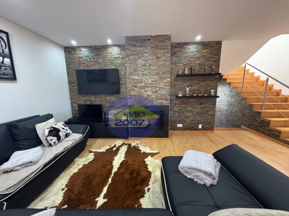 Moradia T3 para Venda em Nogueira da Regedoura Foto 9