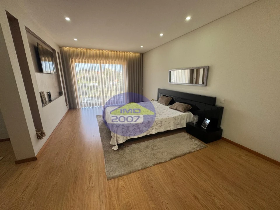 Moradia T3 para Venda em Nogueira da Regedoura Foto 4