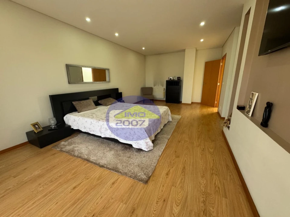 Moradia T3 para Venda em Nogueira da Regedoura Foto 28