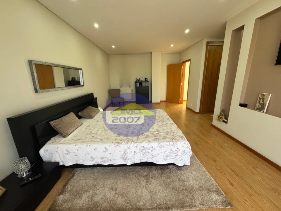 Moradia T3 para Venda em Nogueira da Regedoura Foto 30