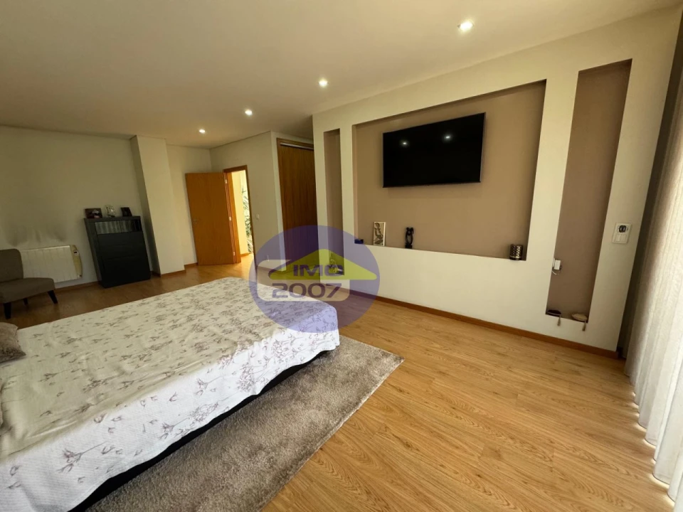 Moradia T3 para Venda em Nogueira da Regedoura Foto 31