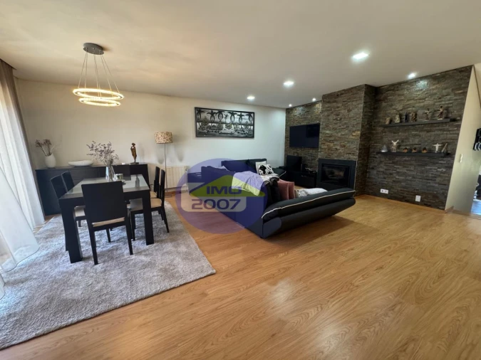 Moradia T3 para Venda em Nogueira da Regedoura Foto 2