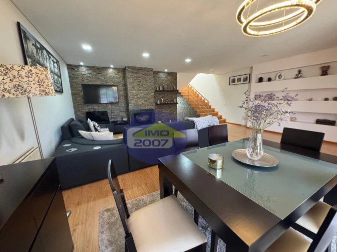 Moradia T3 para Venda em Nogueira da Regedoura Foto 8