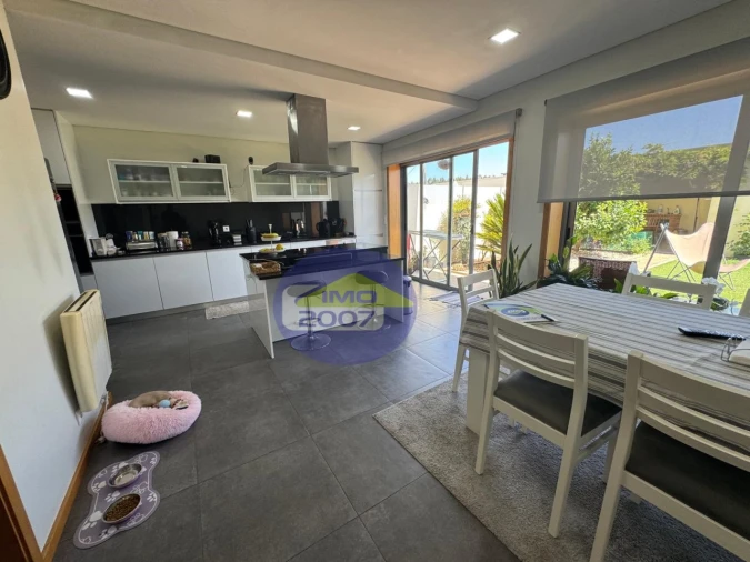 Moradia T3 para Venda em Nogueira da Regedoura Foto 3