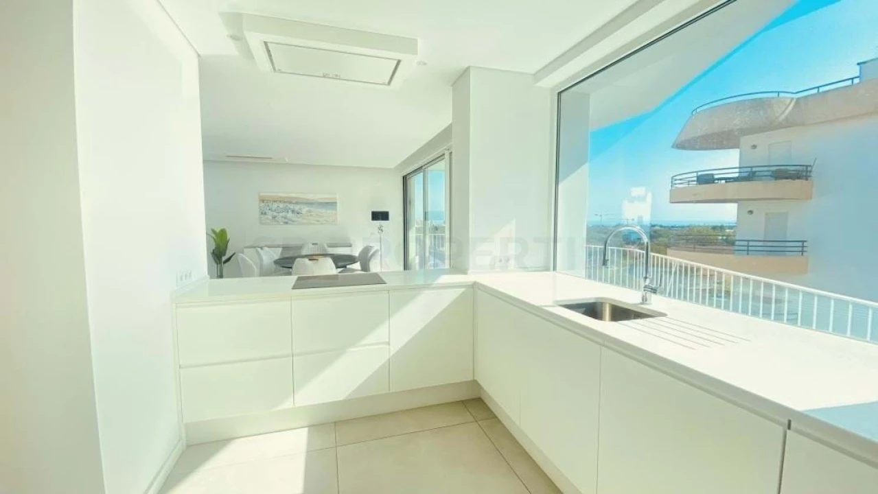 Apartamento T3 para Venda em Quarteira Foto 2