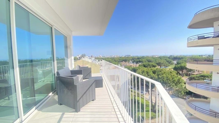 Apartamento T3 para Venda em Quarteira Foto 6