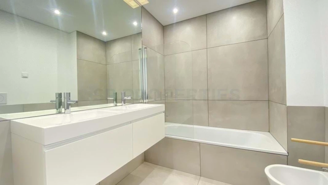 Apartamento T3 para Venda em Quarteira Foto 10