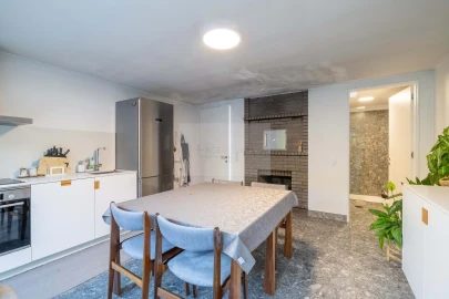 Moradia T4 para Venda em Santa Marinha e São Pedro da Afurada