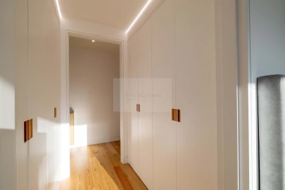 Moradia T4 para Venda em Santa Marinha e São Pedro da Afurada