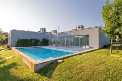 Moradia T4 para Venda em Santa Marinha e São Pedro da Afurada