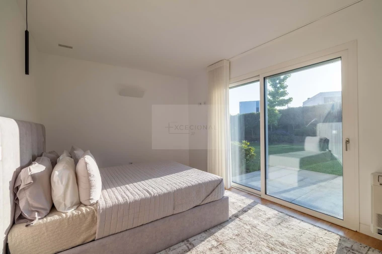Moradia T4 para Venda em Santa Marinha e São Pedro da Afurada Foto 36
