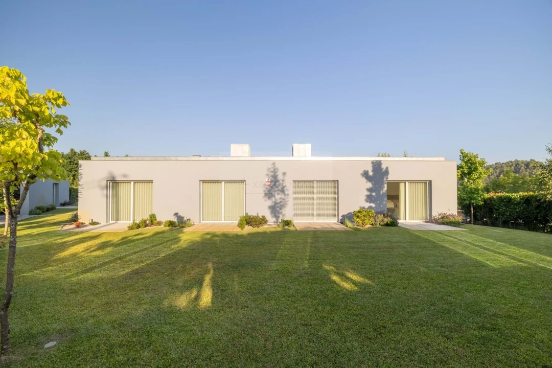 Moradia T4 para Venda em Santa Marinha e São Pedro da Afurada Foto 10