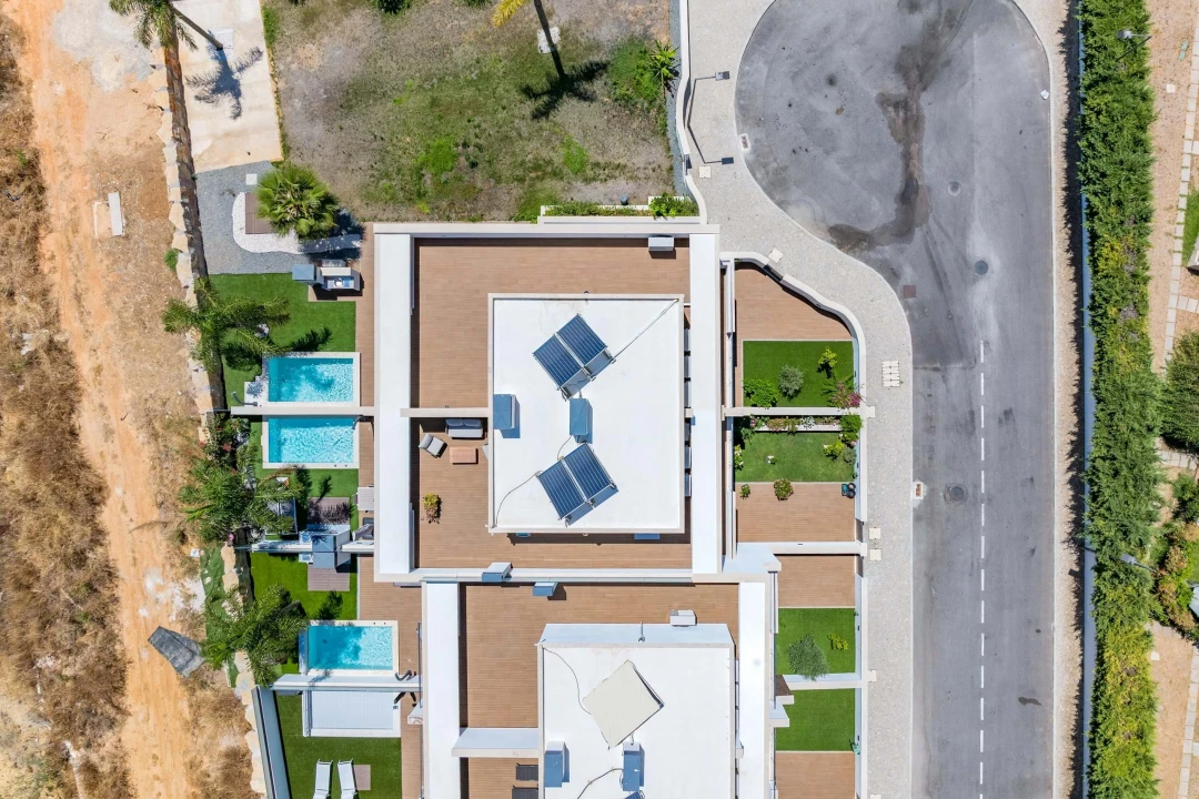 Moradia T4 para Venda em Ferreiras Foto 4