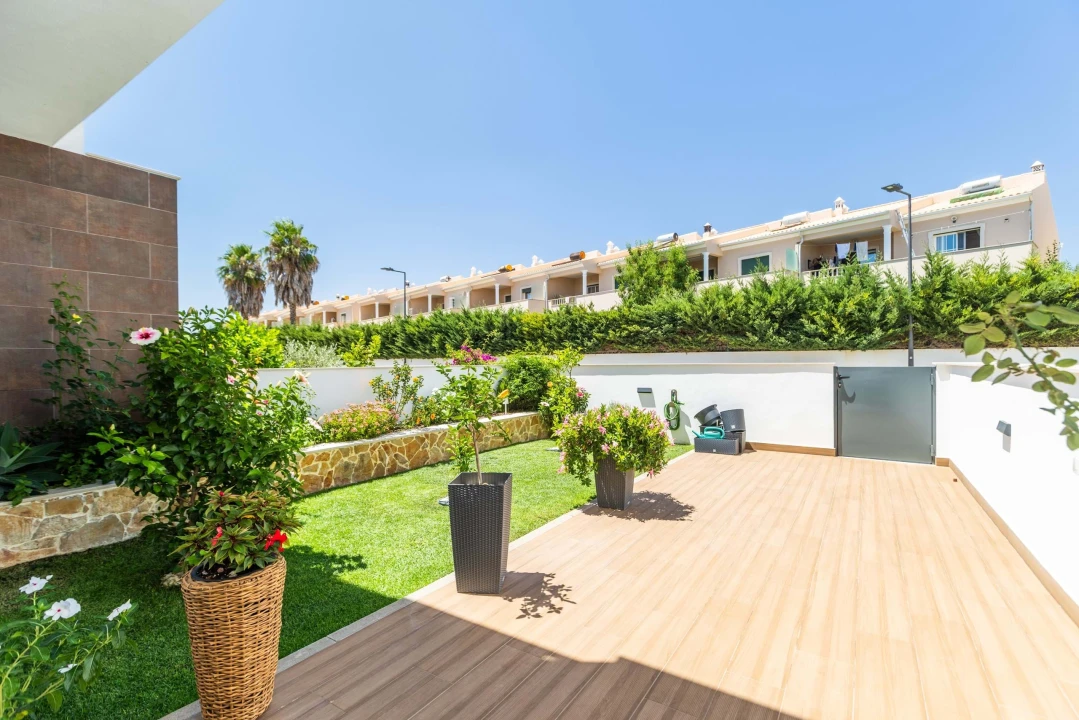 Moradia T4 para Venda em Ferreiras Foto 48