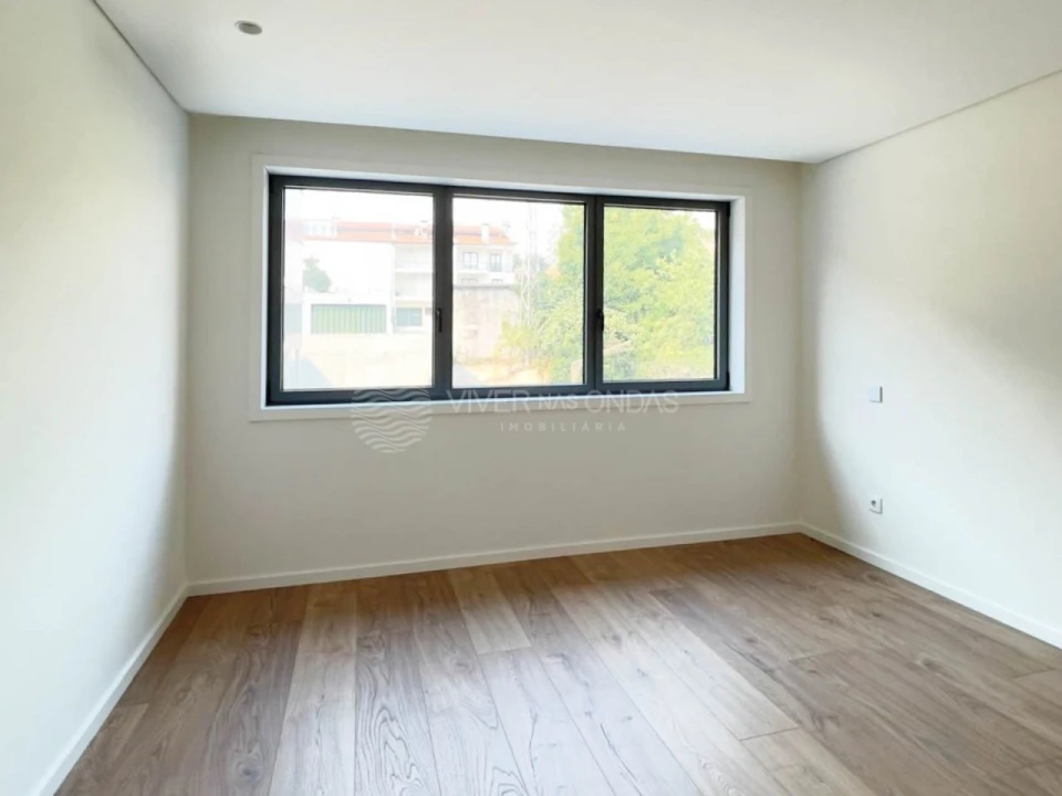 Apartamento T3 para Venda em Urgezes Foto 2