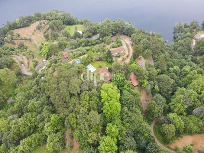 Terreno para Venda em Caniçada e Soengas Foto 2