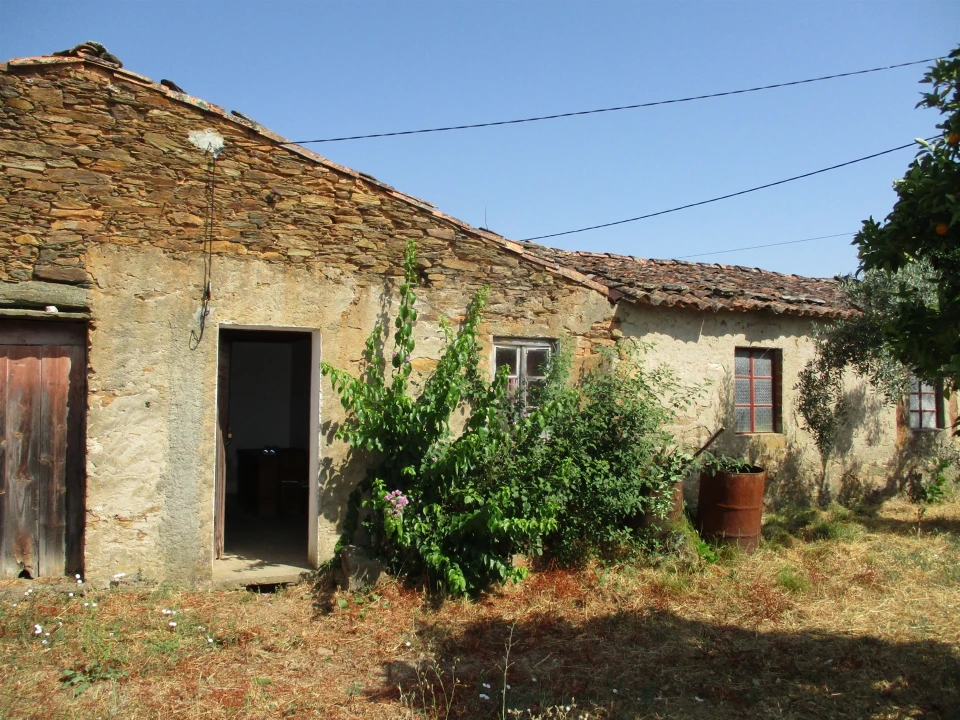 Moradia T2 para Venda em Sarzedas Foto 2