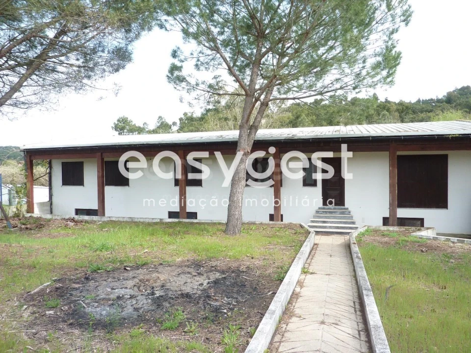 Armazém para Venda em Bemposta Foto 1