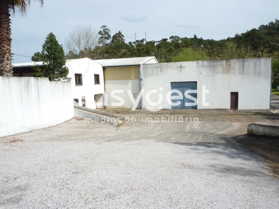 Armazém para Venda em Bemposta Foto 4