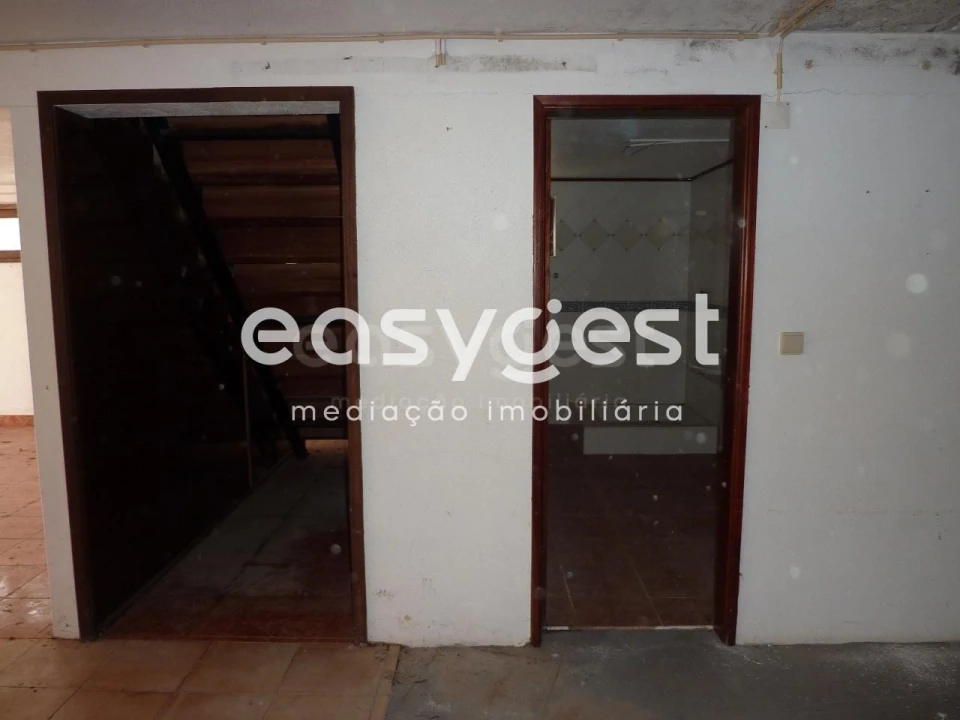 Armazém para Venda em Bemposta Foto 8