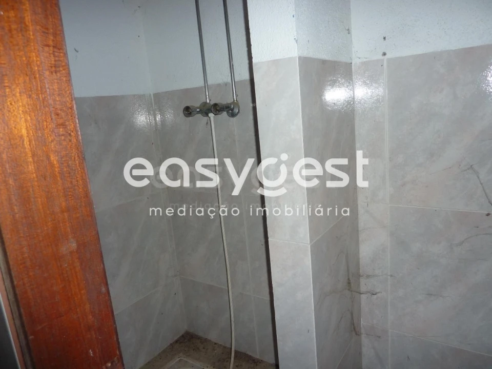 Armazém para Venda em Bemposta Foto 15