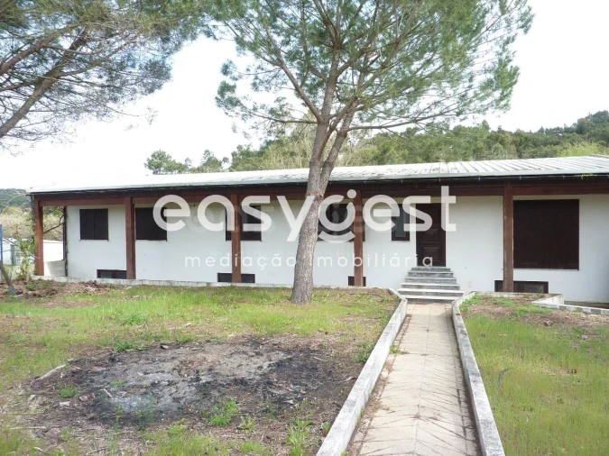 Armazém para Venda em Bemposta