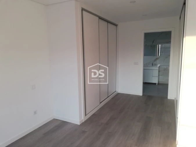 Moradia T4 para Venda em Nossa Senhora das Misericordias Foto 18