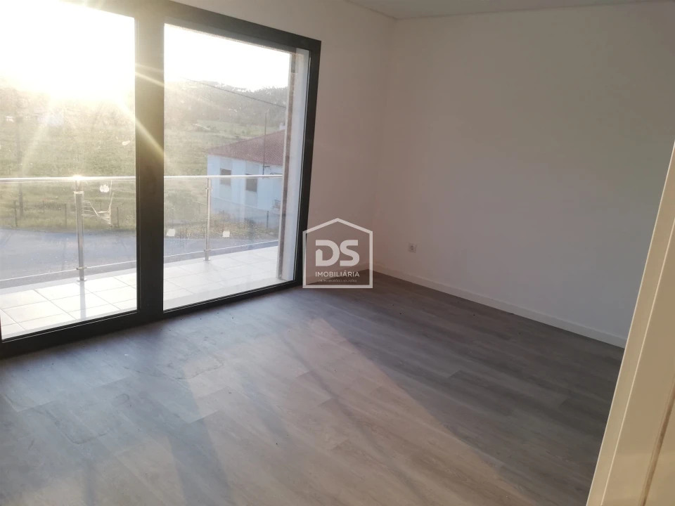 Moradia T4 para Venda em Nossa Senhora das Misericordias Foto 17