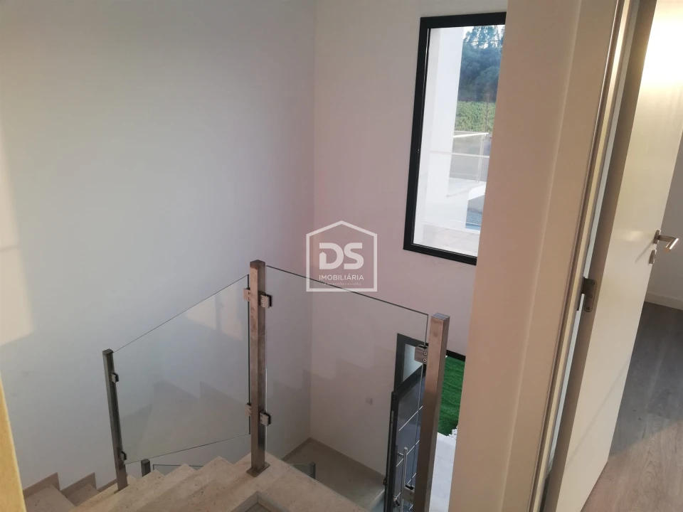 Moradia T4 para Venda em Nossa Senhora das Misericordias Foto 16