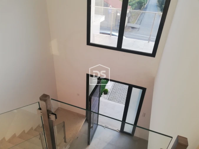 Moradia T4 para Venda em Nossa Senhora das Misericordias Foto 15