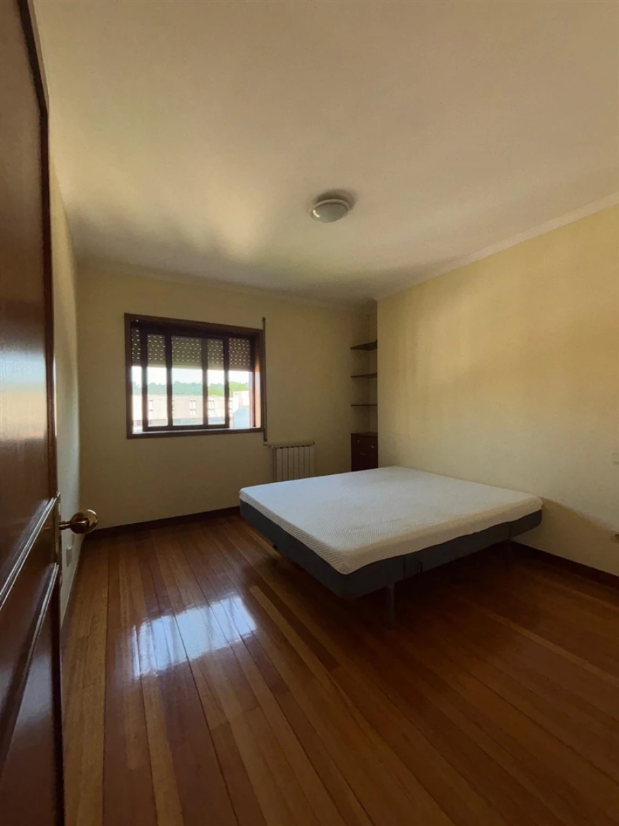 Apartamento T3 para Arrendamento em Vila Nova de Famalicão e Calendário Foto 18