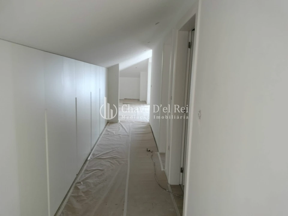 Apartamento T4 para Venda em Repeses e São Salvador Foto 16