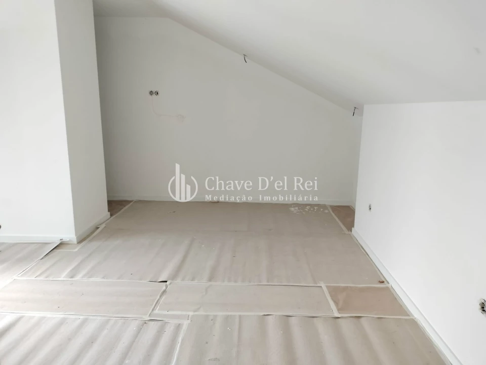 Apartamento T4 para Venda em Repeses e São Salvador Foto 20