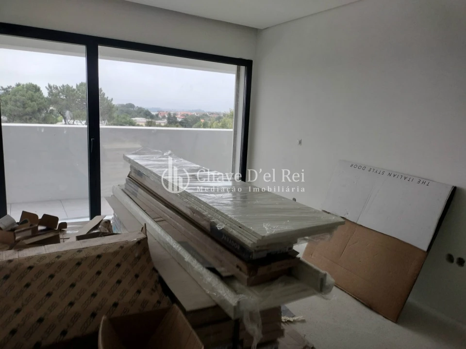 Apartamento T4 para Venda em Repeses e São Salvador Foto 3